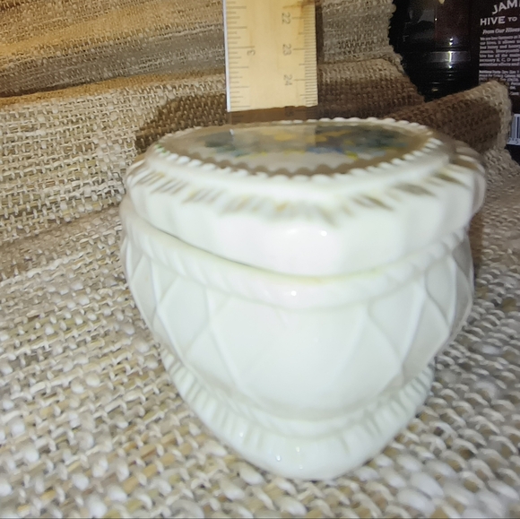 Vintage butterfly Ceramic heart shape jewelry trinket holder - Picture 7 of 11